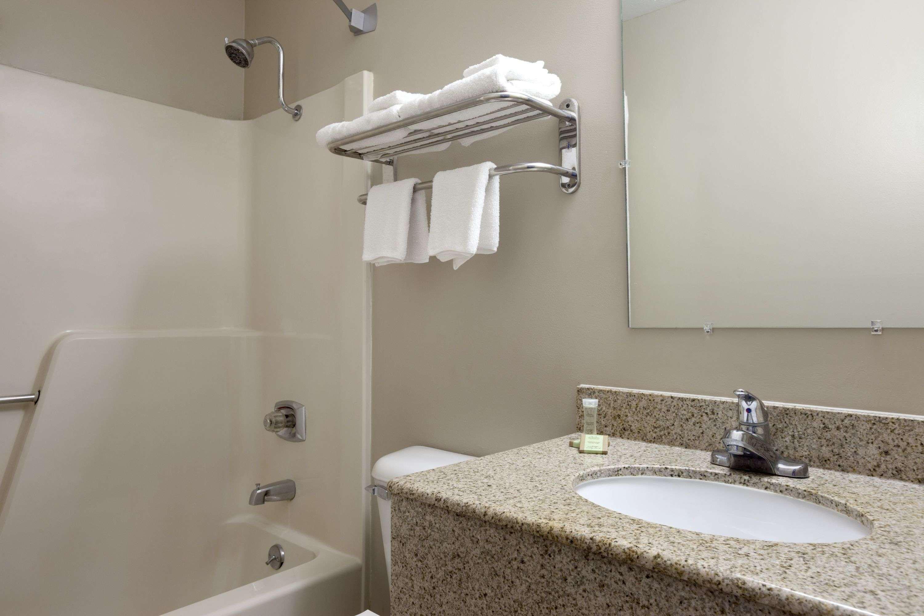 Super 8 By Wyndham Fremont Ne Motel Dış mekan fotoğraf