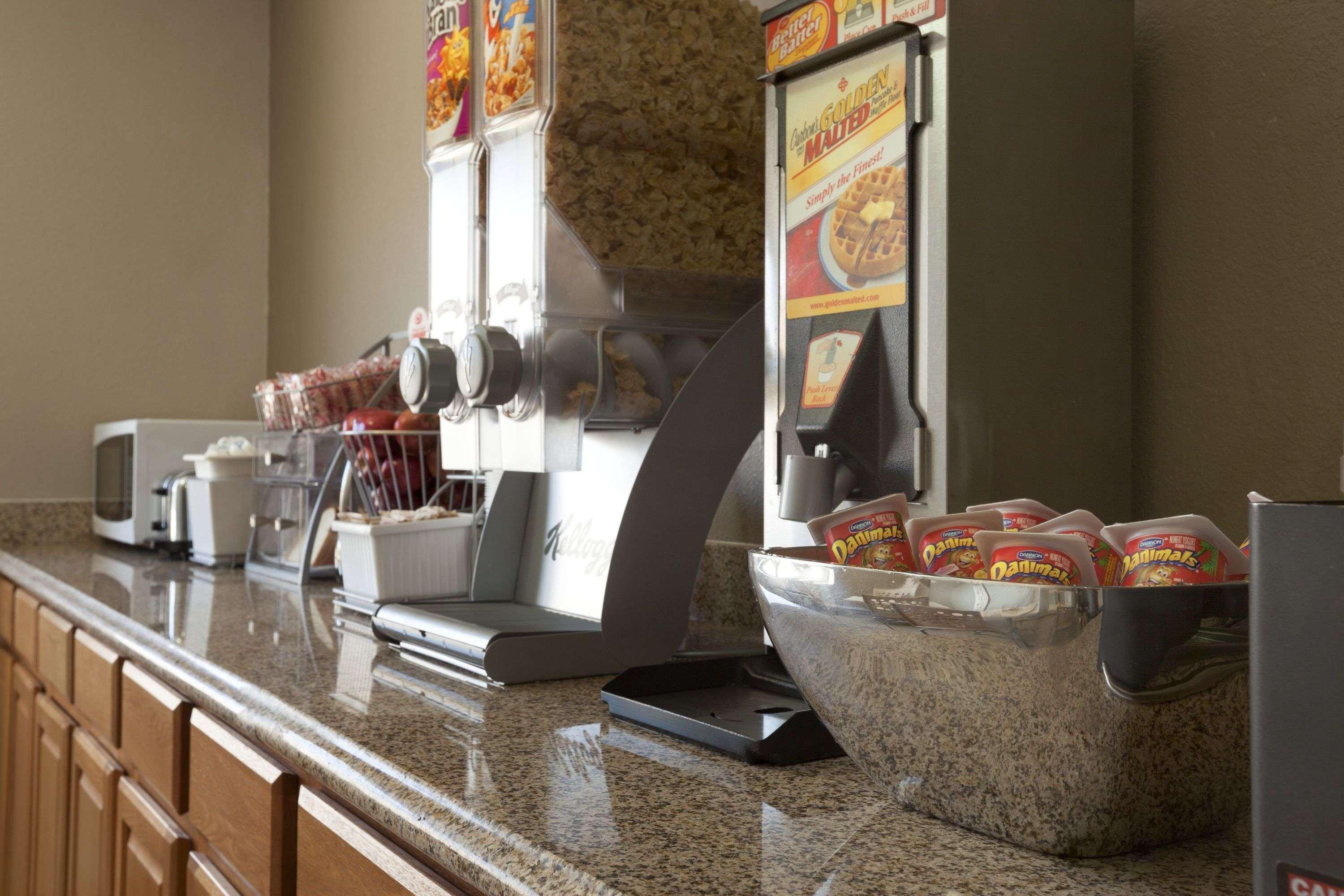 Super 8 By Wyndham Fremont Ne Motel Dış mekan fotoğraf