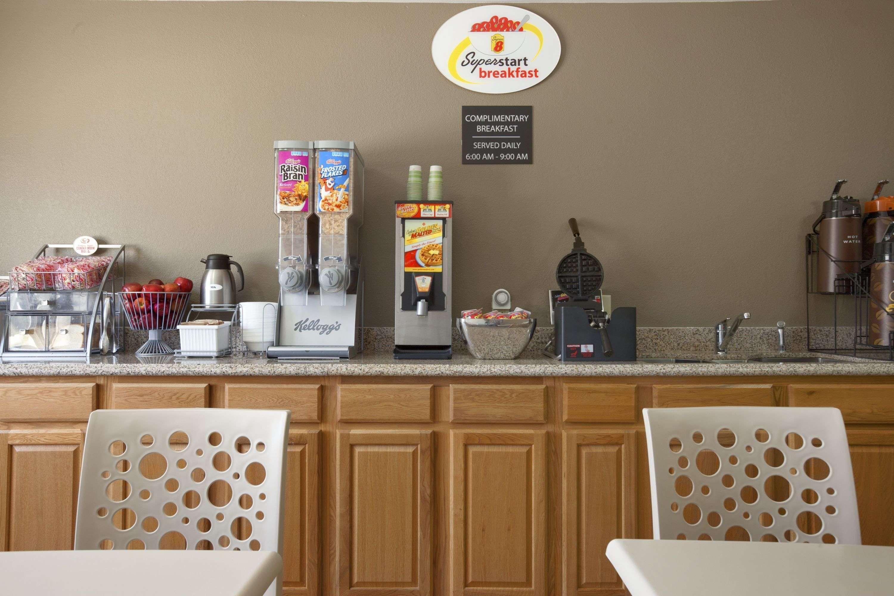 Super 8 By Wyndham Fremont Ne Motel Dış mekan fotoğraf