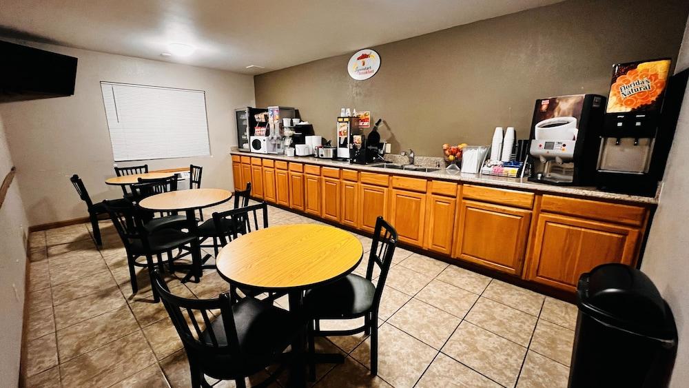 Super 8 By Wyndham Fremont Ne Motel Dış mekan fotoğraf