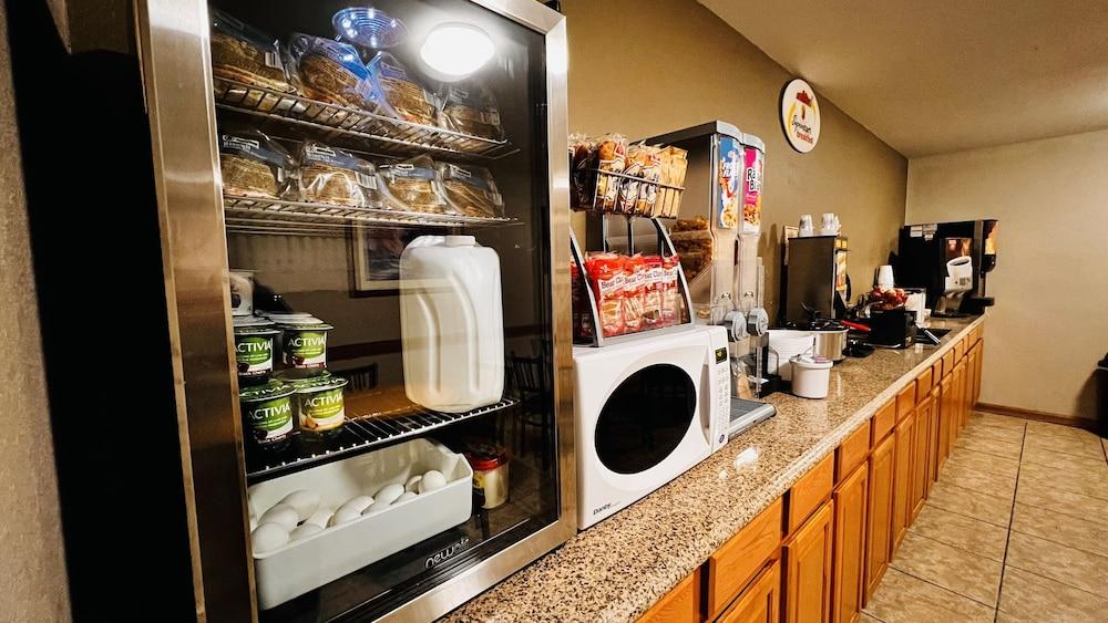 Super 8 By Wyndham Fremont Ne Motel Dış mekan fotoğraf