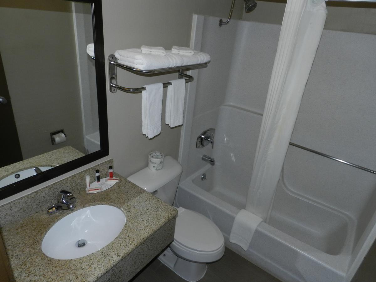 Super 8 By Wyndham Fremont Ne Motel Dış mekan fotoğraf
