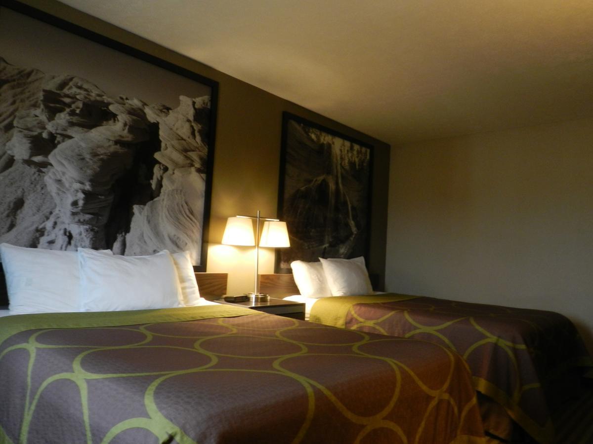 Super 8 By Wyndham Fremont Ne Motel Dış mekan fotoğraf