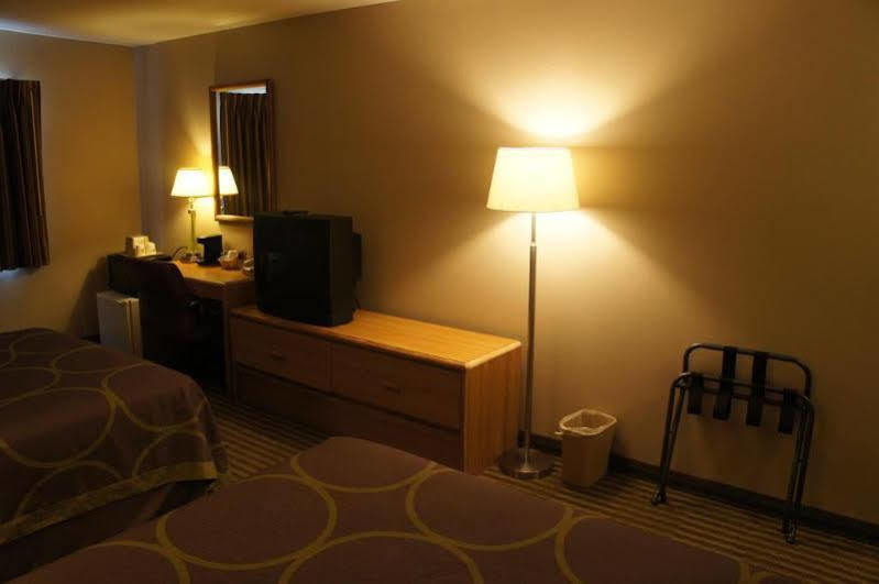 Super 8 By Wyndham Fremont Ne Motel Dış mekan fotoğraf